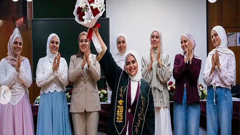 عامل بناء.. علم 8 طبيبات في كلية الطب.. تعرف على قصة عم صلاح 3 8 طبيبات بنات عم صلاح عامل البناء