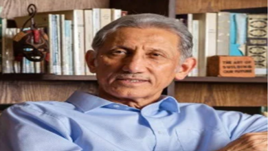 بعد سحب الجنسية الكويتية عنه.. من هو الروائي طالب الرفاعي؟ 1 طالب الرفاعي