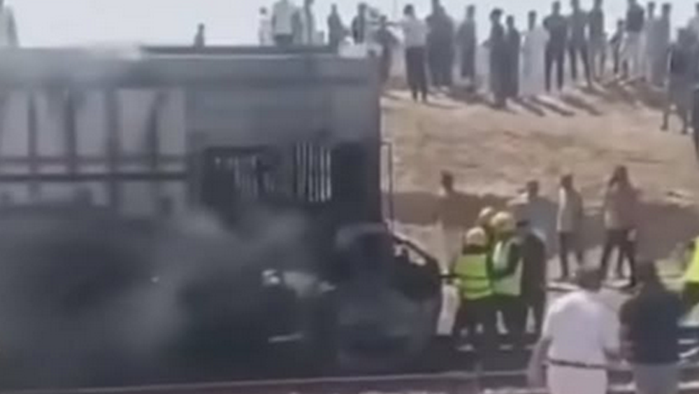 ذهبوا للعرس من الفيوم ولم يمهلهم القطار في السويس 1 عجلات القطار