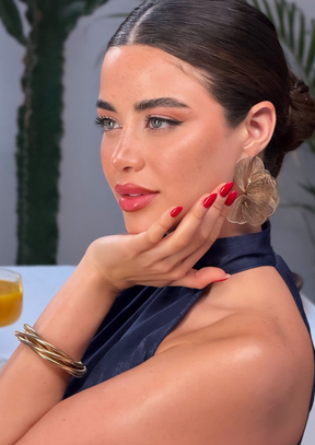علاقة مجنونة العوضي بالفنانة يارا السكري 3 يارا السكري