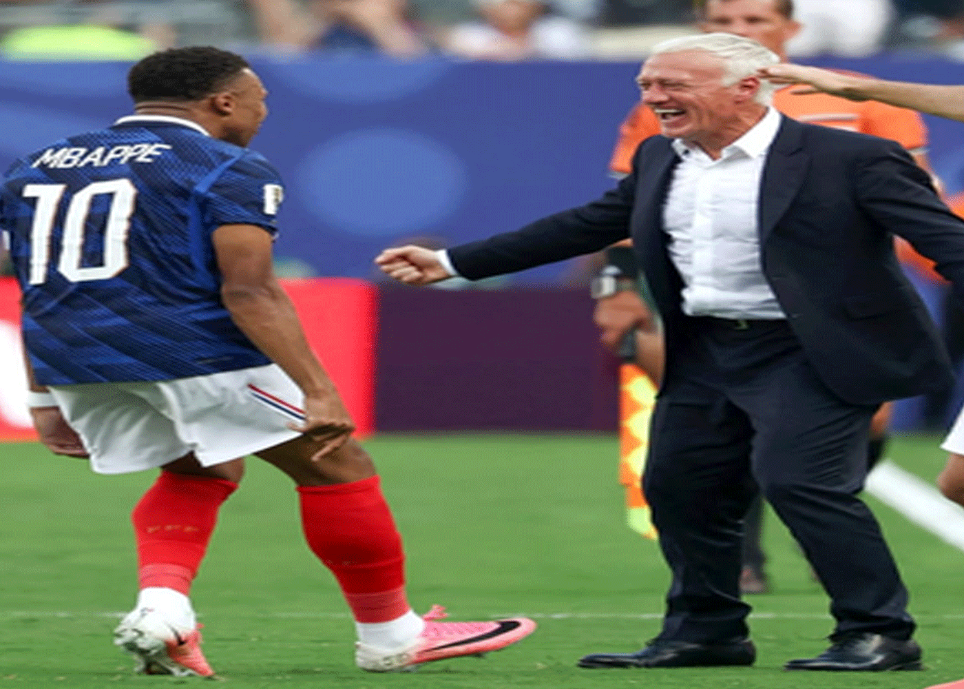 الصراع يشتد بين مبابي وميسي على الهداف 2 مبابي